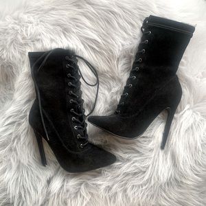 STEVE MADDEN Satisfied Boots
